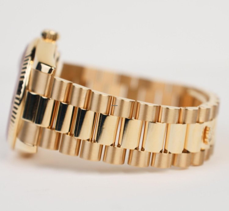 Rolex Day-date 40 40mm Fluted Bezel Yellow Gold Green Roman Dial Presidential Bracelet 228238
