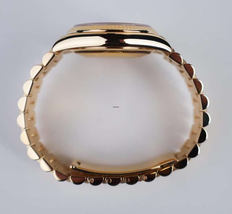 Rolex Day-date 40 40mm Fluted Bezel Yellow Gold Green Roman Dial Presidential Bracelet 228238