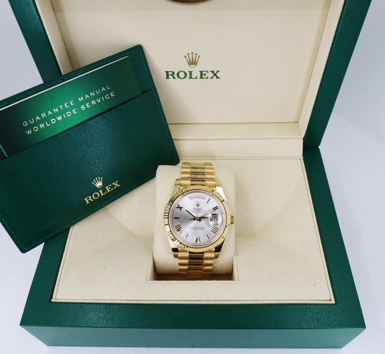 Rolex Day-date 40 40mm Fluted Bezel Yellow Gold Silver Roman Dial Presidential Band 228238