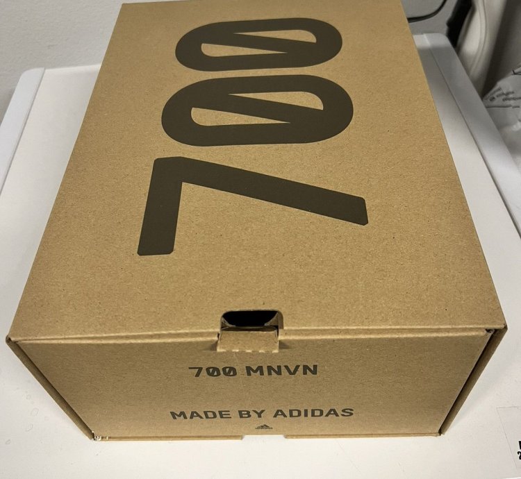 Yeezy Boost 700 V2vanta