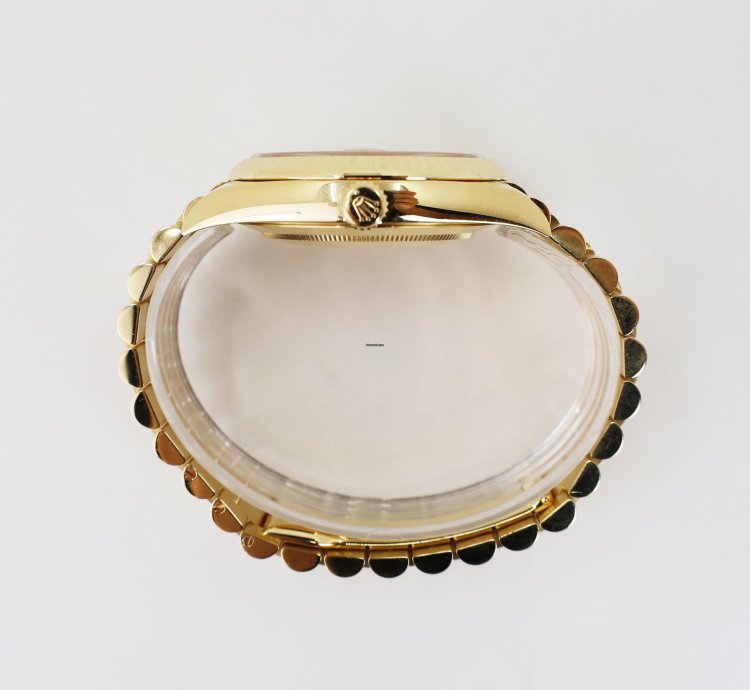 Rolex Day-date 40 40mm Fluted Bezel Yellow Gold Silver Roman Dial Presidential Band 228238