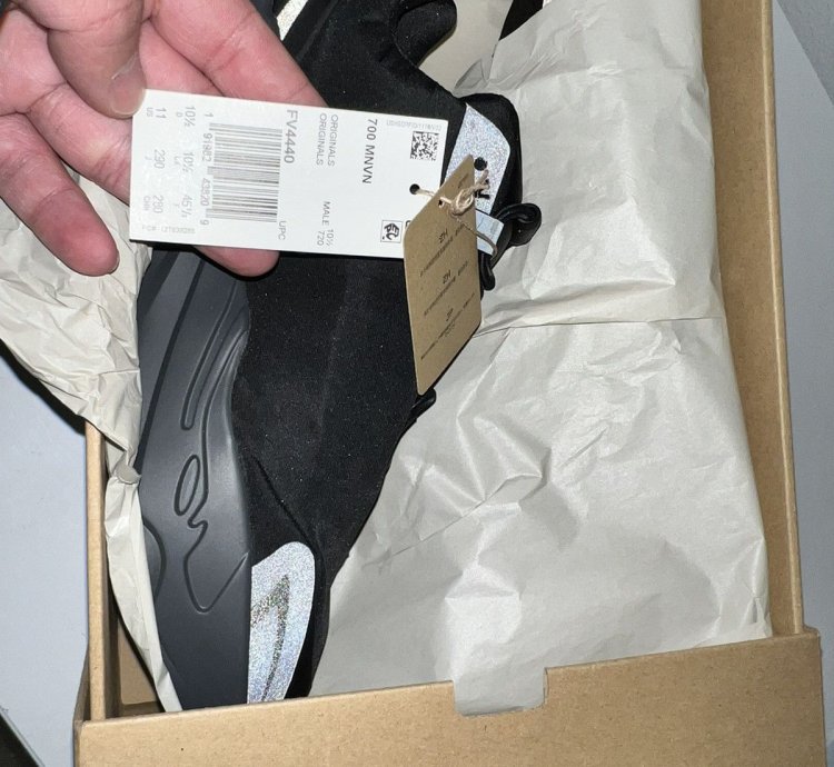 Yeezy Boost 700 V2vanta