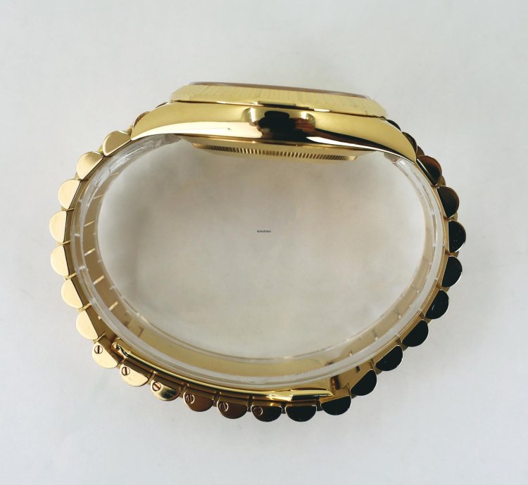 Rolex Day-date 40 40mm Fluted Bezel Yellow Gold Silver Roman Dial Presidential Band 228238