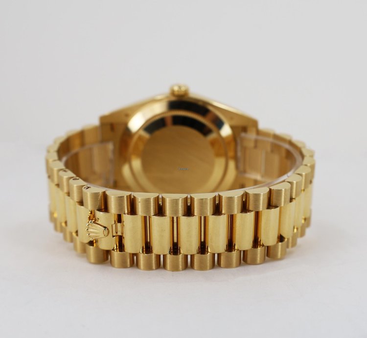 Rolex Day-date 40 40mm Fluted Bezel Yellow Gold Silver Roman Dial Presidential Band 228238
