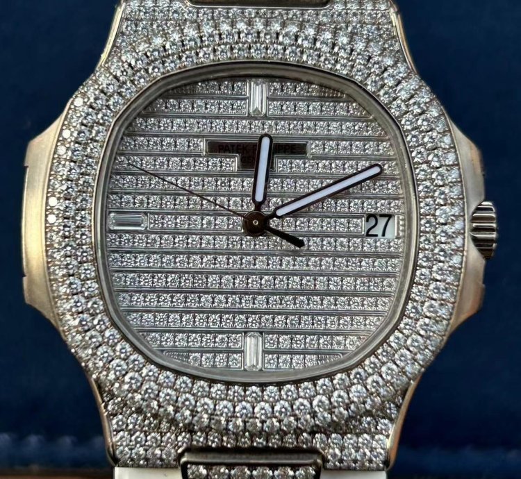 Patek Philippe Nautilus 5711g-001
