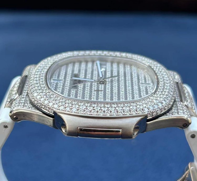 Patek Philippe Nautilus 5711g-001