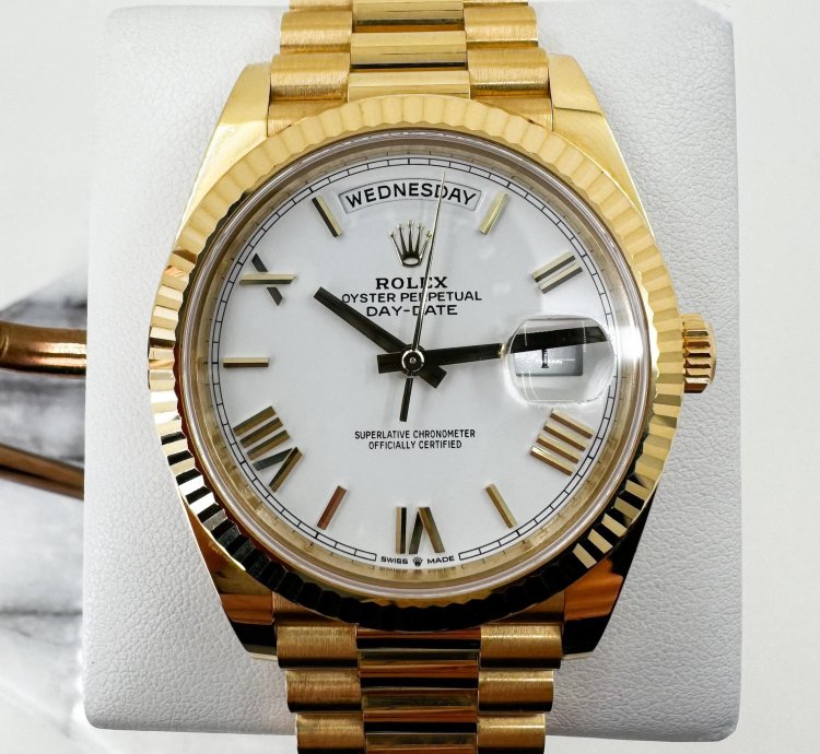 Rolex Day-date 40 40mm Fluted Bezel Yellow Gold White Roman Dial Presidential Band 228238