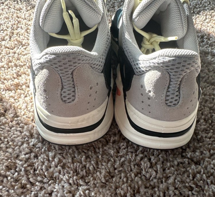 Yeezy Boost 700 Wave Runner