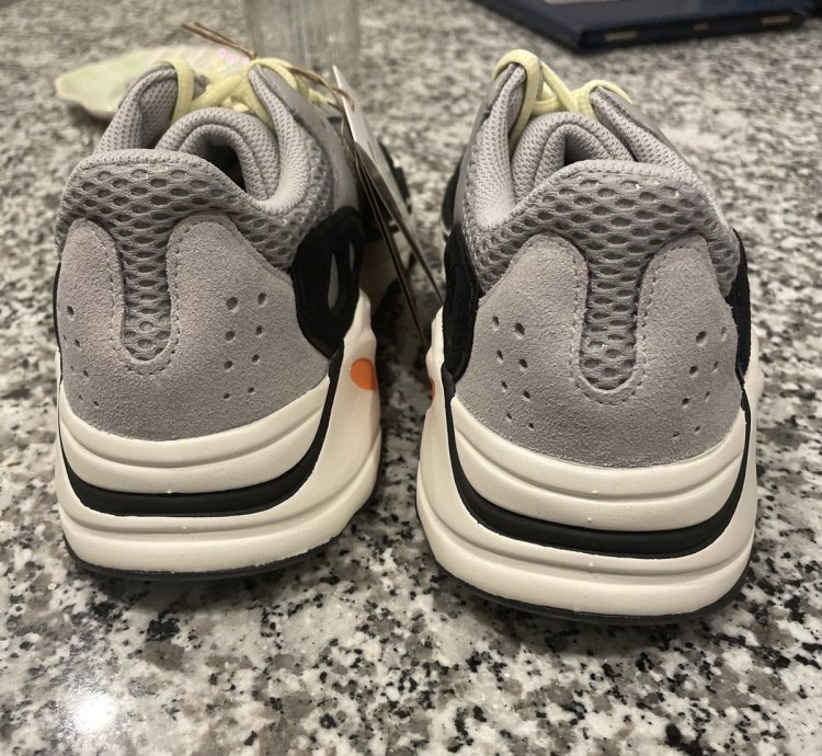 Yeezy Boost 700 Wave Runner 2017