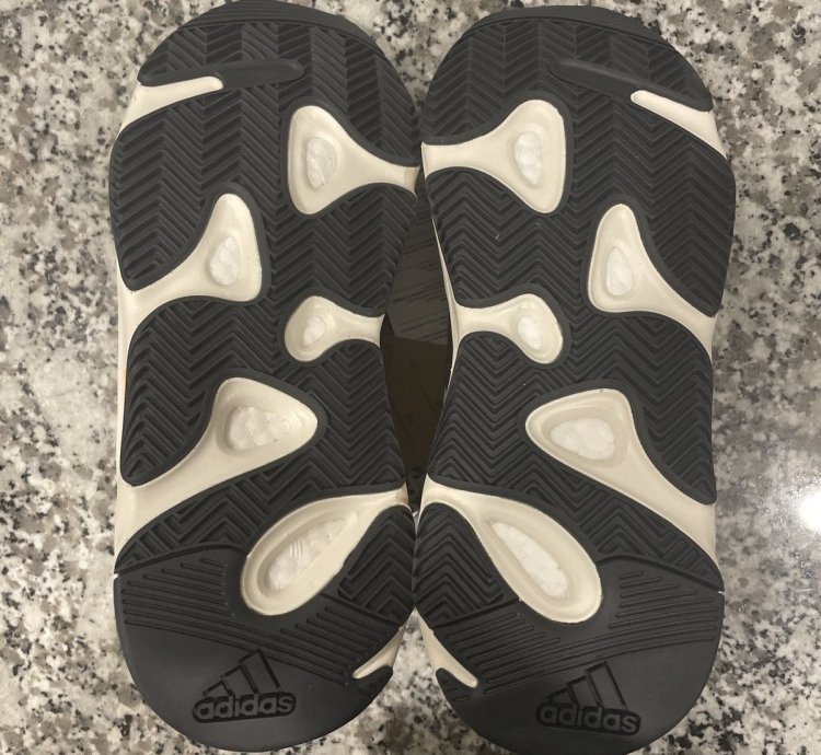 Yeezy Boost 700 Wave Runner 2017