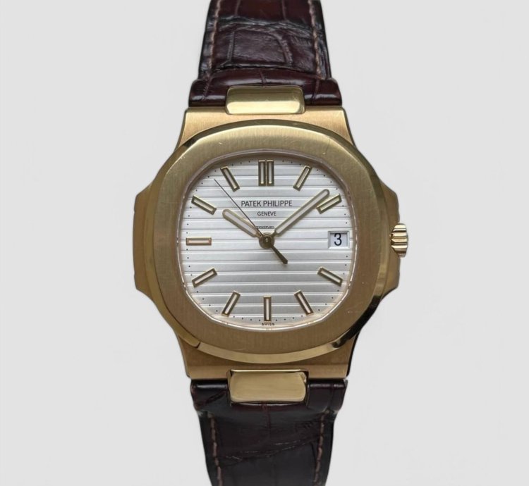 Patek Philippe Nautilus 5711j 18k Yellow Gold