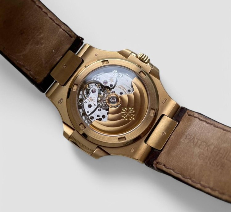 Patek Philippe Nautilus 5711j 18k Yellow Gold
