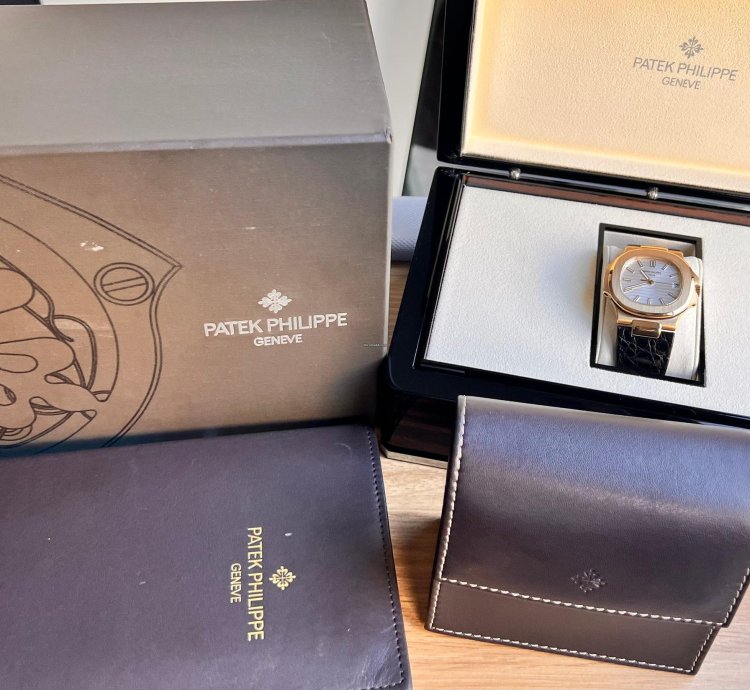 Patek Philippe Nautilus 5711j Box Papers Original Reciept