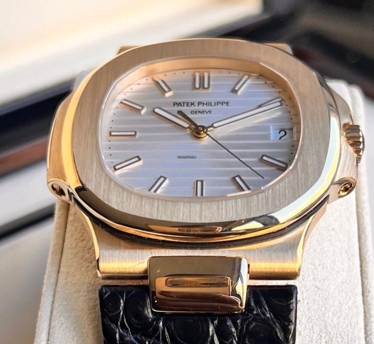 Patek Philippe Nautilus 5711j Box Papers Original Reciept