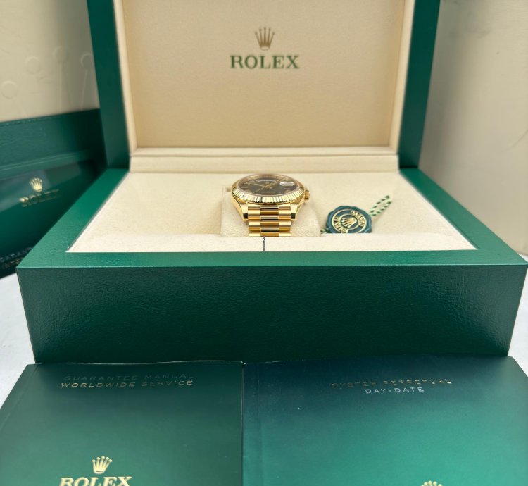 Rolex Day-date 40 40mm Green Ombre Dial Yellow Gold Bracelet 228238 Unworn 2025