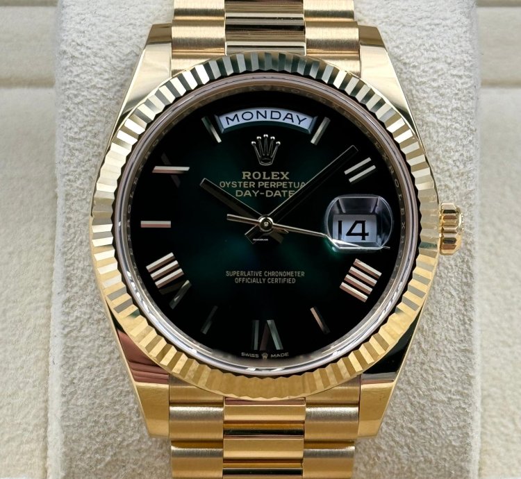 Rolex Day-date 40 40mm Green Ombre Dial Yellow Gold Bracelet 228238 Unworn 2025