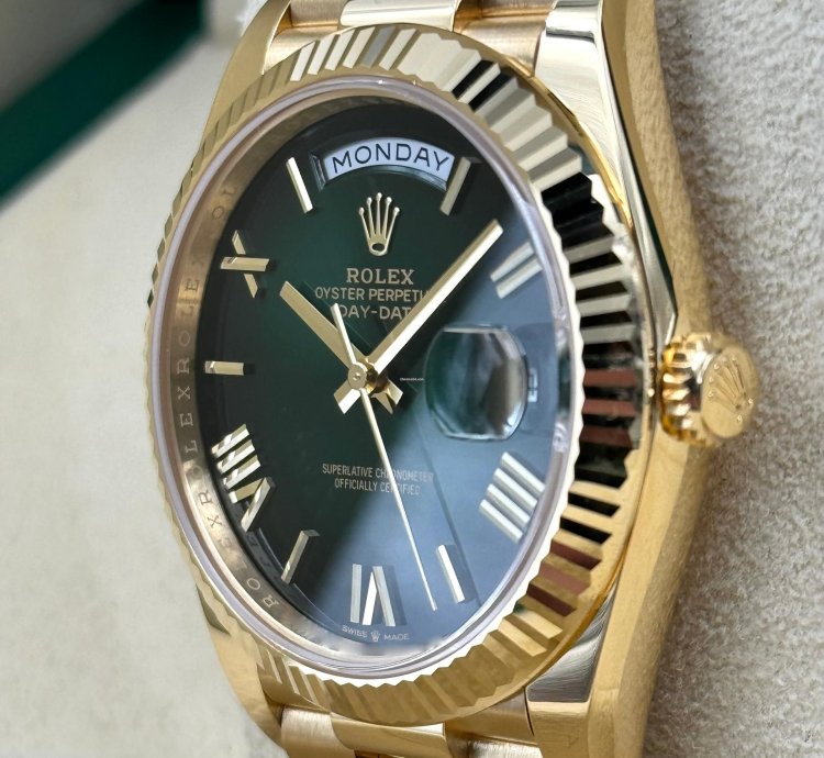 Rolex Day-date 40 40mm Green Ombre Dial Yellow Gold Bracelet 228238 Unworn 2025