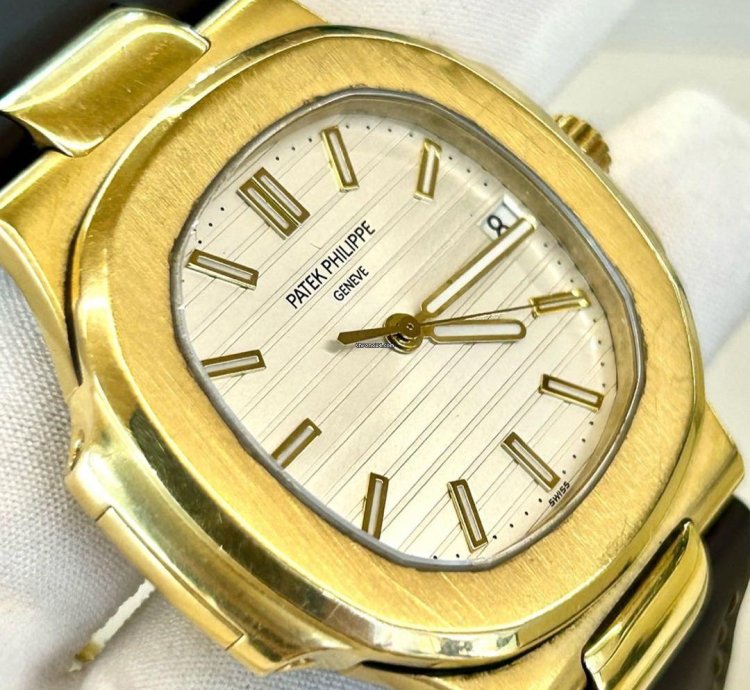 Patek Philippe Nautilus 5711j-001