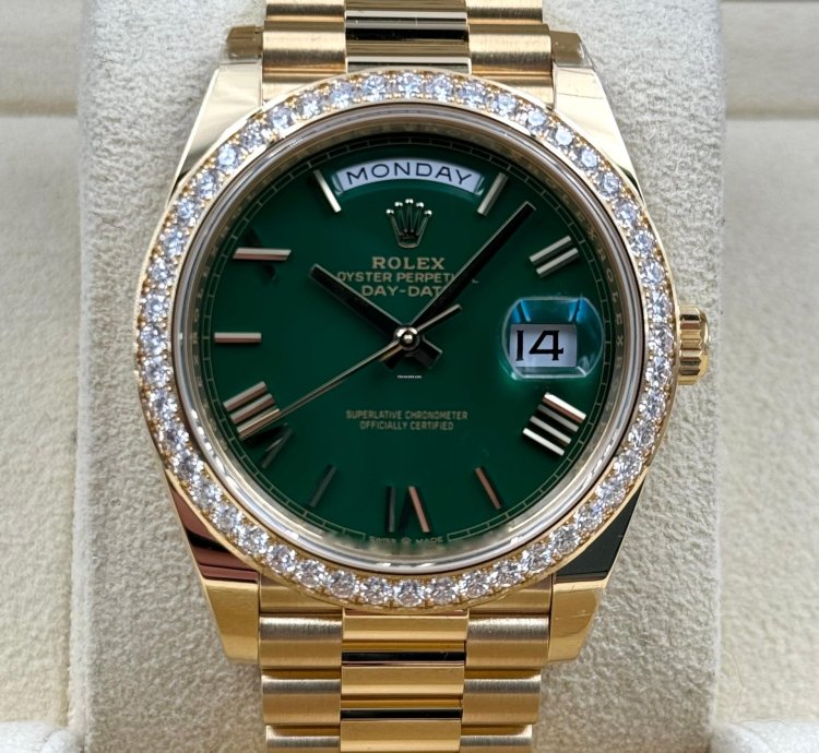 Rolex Day-date 40 40mm Green Roman Dial Diamond Bezel Yellow Gold Bracelet 228348rbr Unworn 2024