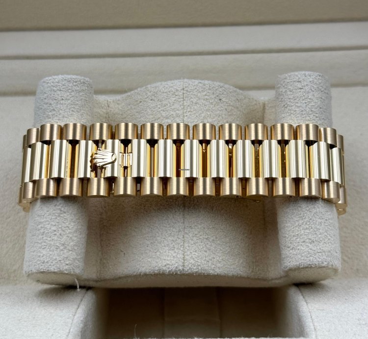 Rolex Day-date 40 40mm Green Roman Dial Diamond Bezel Yellow Gold Bracelet 228348rbr Unworn 2024