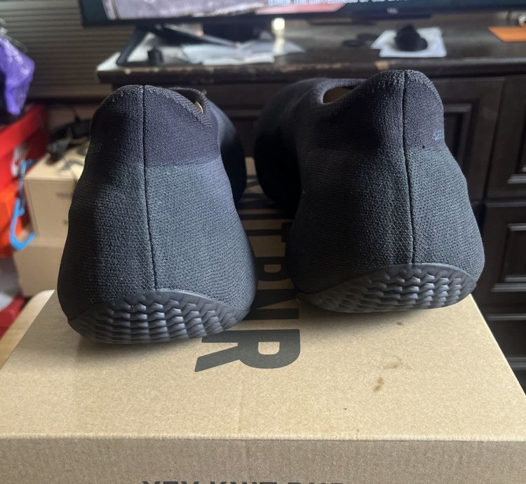 Yeezy Knit Rnr Fade Onyx