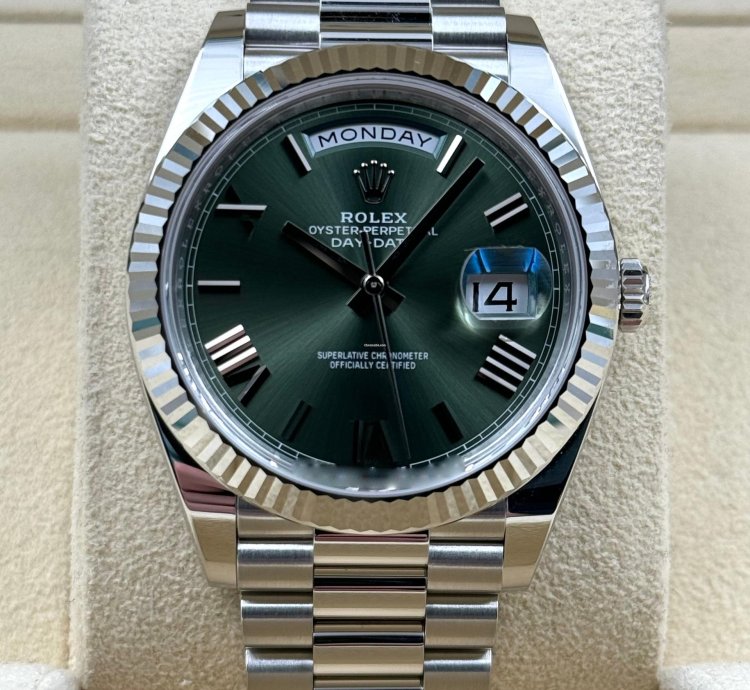 Rolex Day-date 40 40mm Green Roman Dial Platinum Bracelet 228236 Unworn 2024