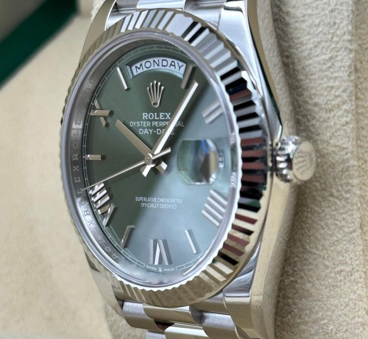 Rolex Day-date 40 40mm Green Roman Dial Platinum Bracelet 228236 Unworn 2024
