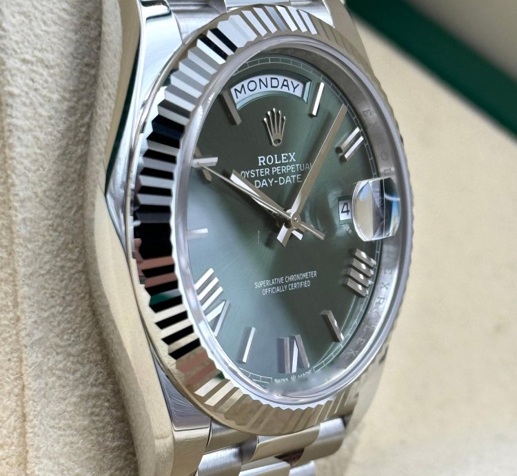 Rolex Day-date 40 40mm Green Roman Dial Platinum Bracelet 228236 Unworn 2024
