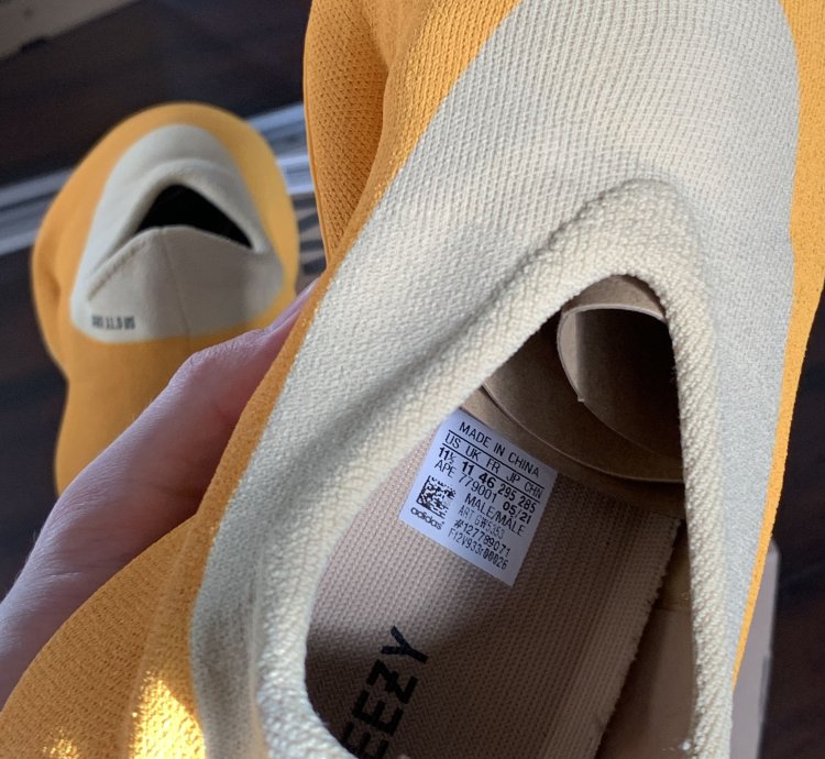 Yeezy Knit Runner - Sulfur