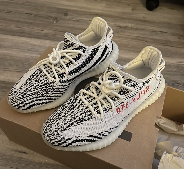 Yeezy V2 350 Boost Zebra