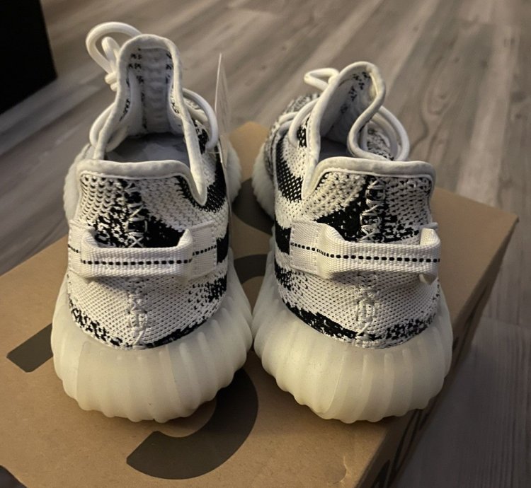 Yeezy V2 350 Boost Zebra