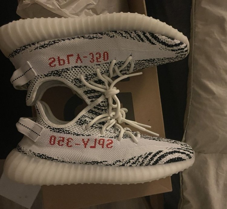 Yeezy V2 350 Boost Zebra