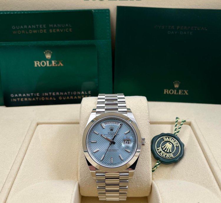 Rolex Day-date 40 40mm Ice Blue Motif Dial Platinum Bracelet 228206 Box Papers 2021