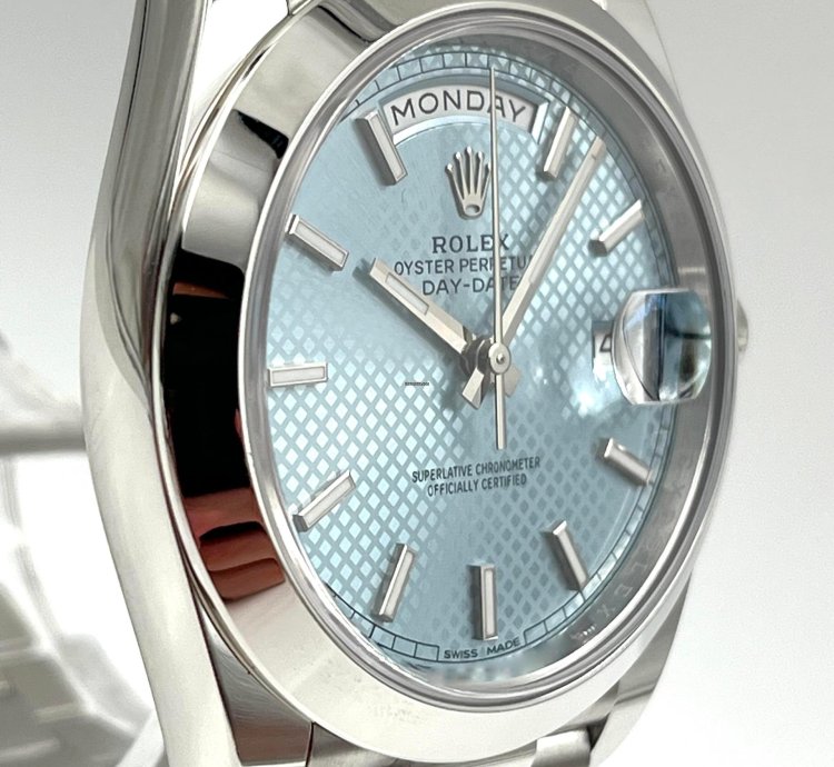 Rolex Day-date 40 40mm Ice Blue Motif Dial Platinum Bracelet 228206 Box Papers 2021