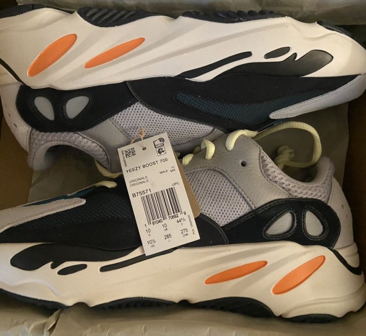 Yeezy Wave Runner 700