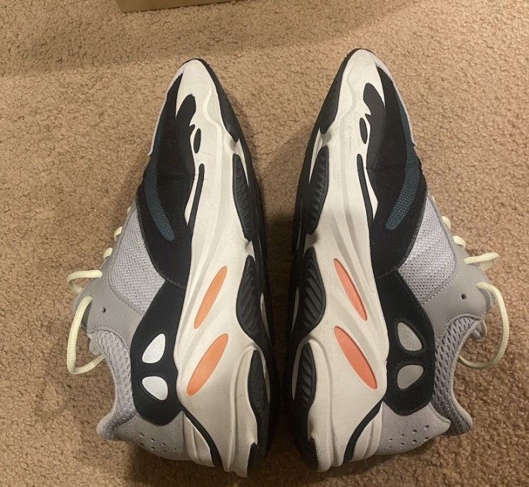 Yeezy Wave Runner 700
