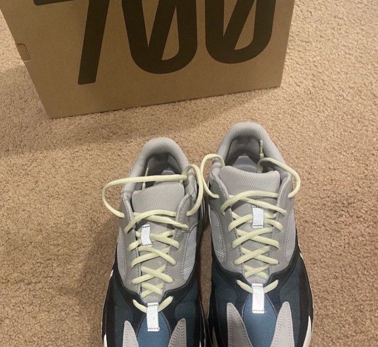Yeezy Wave Runner 700