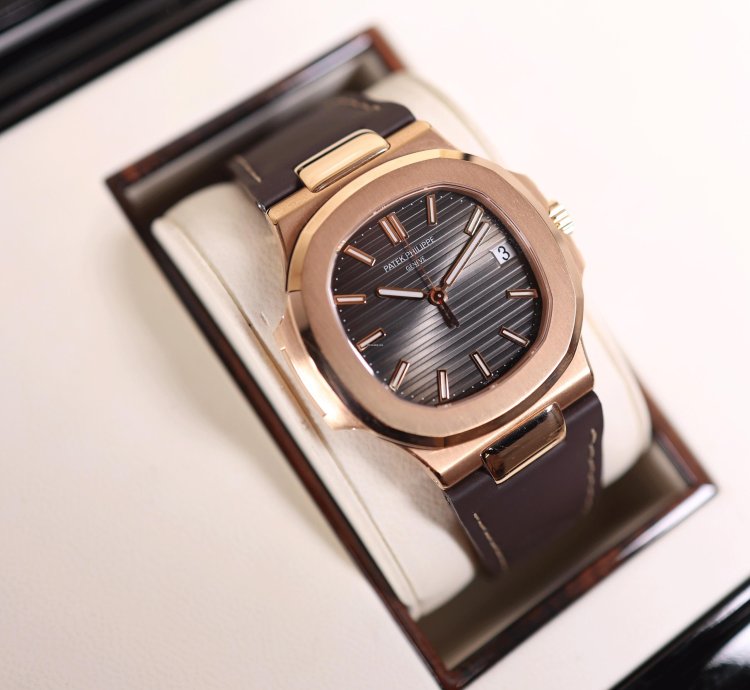 Patek Philippe Nautilus 5711r Rose Gold Grey Dial