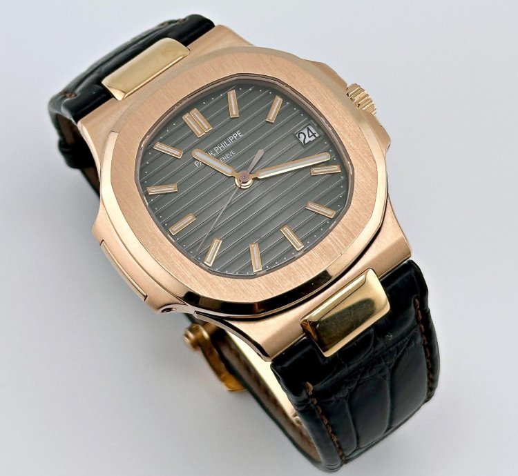 Patek Philippe Nautilus 5711r-001 Rose Gold Brown Dial
