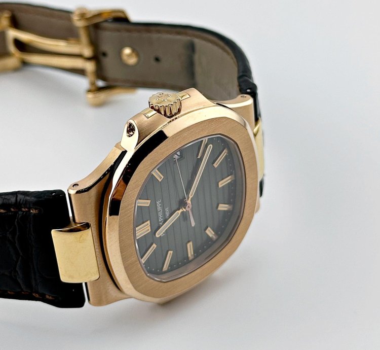 Patek Philippe Nautilus 5711r-001 Rose Gold Brown Dial