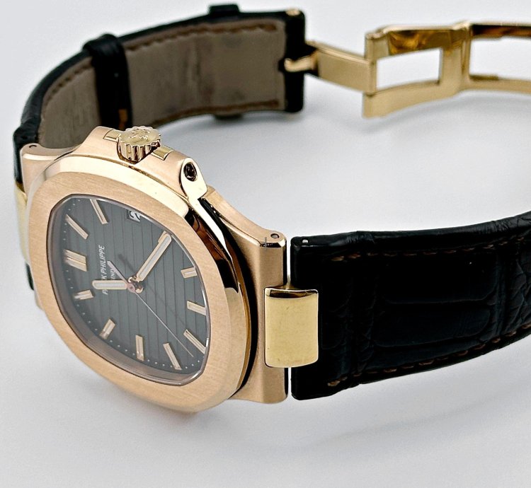 Patek Philippe Nautilus 5711r-001 Rose Gold Brown Dial