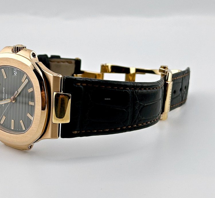 Patek Philippe Nautilus 5711r-001 Rose Gold Brown Dial