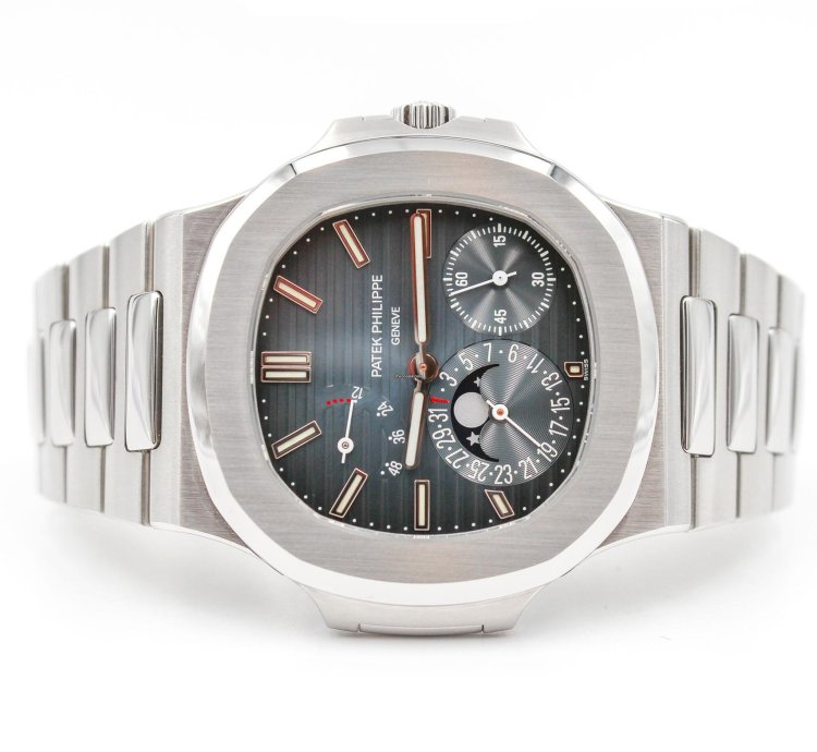 Patek Philippe Nautilus 5712 - Like New - Poin On De Gen Ve - Never Polished - Full Set