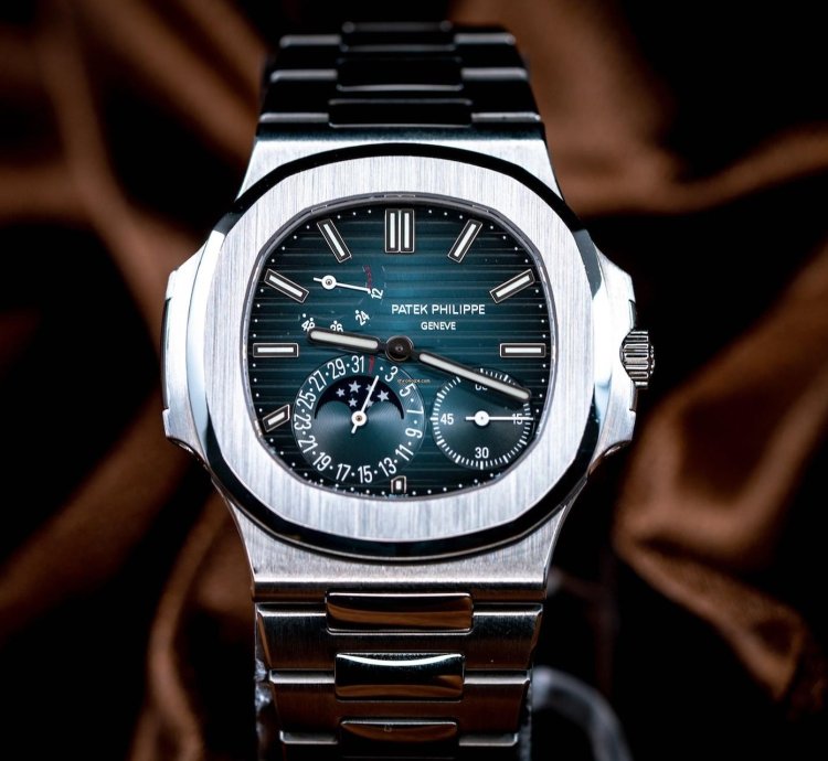 Patek Philippe Nautilus 5712 1a