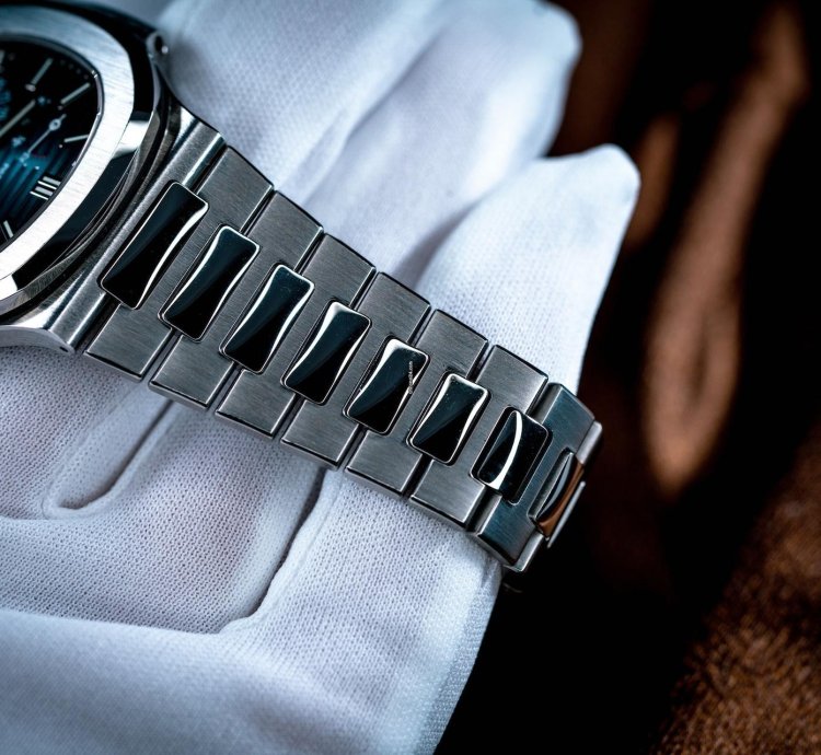 Patek Philippe Nautilus 5712 1a