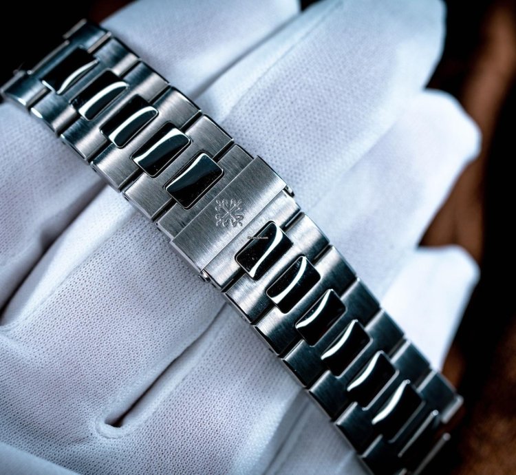 Patek Philippe Nautilus 5712 1a
