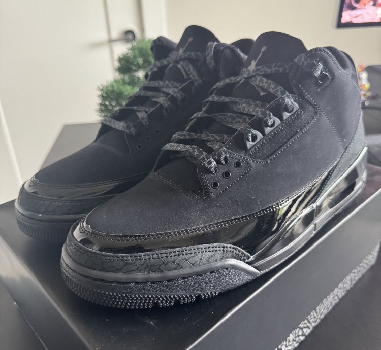 Air Jordan 3 Retro Black Cat