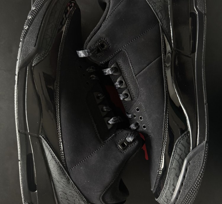 Air Jordan 3 Retro Black Cat
