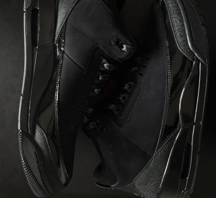 Air Jordan 3 Retro Black Cat