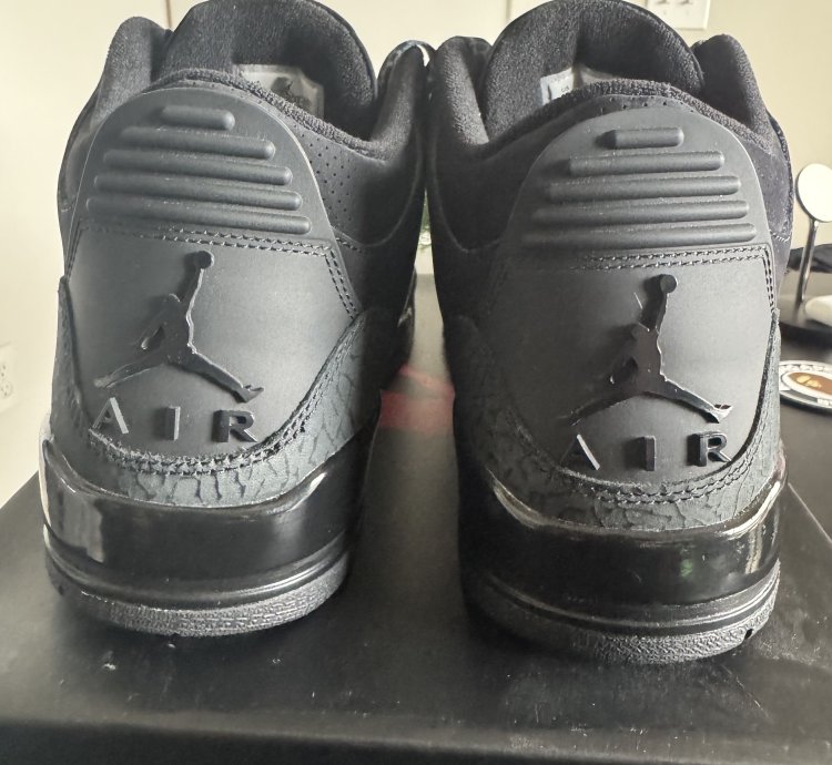 Air Jordan 3 Retro Black Cat